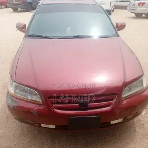 Honda Accord 2000 Red