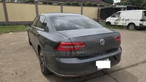 Volkswagen Passat 1.8T S 4dr Sedan (1.8L 4cyl) 2016 Gray