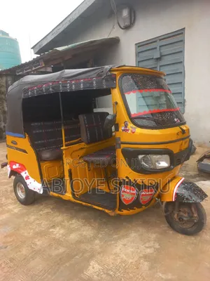 TVS XL 100 2023 Yellow