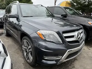 Mercedes-Benz GLK-Class Base GLK 350 4dr AWD 4MATIC (3.5L 6cyl 7A) 2015