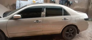 Honda Accord 2005 Gold