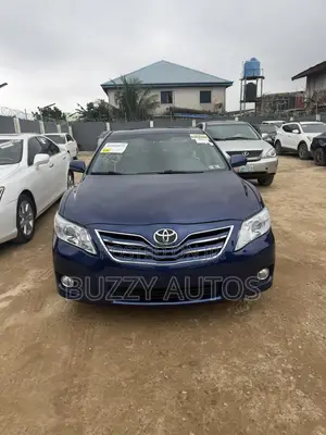 Toyota Camry XLE 4dr Sedan (2.5L 4cyl 6AM) 2010 Blue