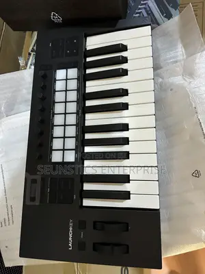 Quality Novation Launchkey MIDI Keyboard