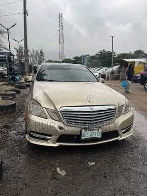 Mercedes-Benz E350 2010 Gold