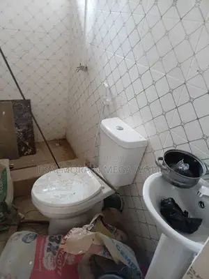 4bdrm Bungalow in Ayegbami, Akala Express for rent