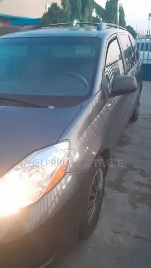 Toyota Sienna 2010 Black
