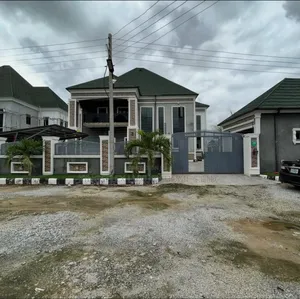 5bdrm Duplex in Estate, Sabon Lugbe for sale