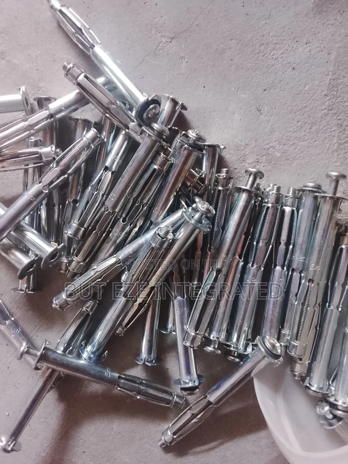 Bolt and Nut M5x20