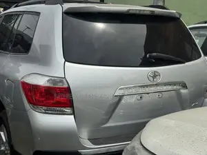 Toyota Highlander Limited 2012 Silver