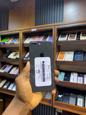 Apple iPhone 8 Plus 64 GB Black