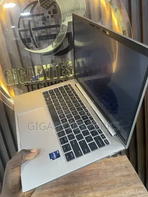 Laptop HP EliteBook 840 G10 16GB Intel Core i7 SSD 512GB