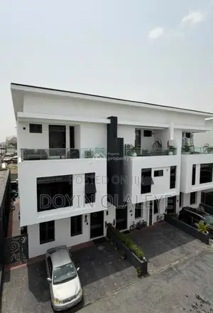 5bdrm Townhouse/Terrace in Victoria Island Extension for sale