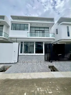 5bdrm Duplex in Lekki Phase 2 for sale