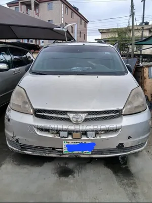 Toyota Sienna 2006 Gold