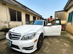 Mercedes-Benz C300 2009 White