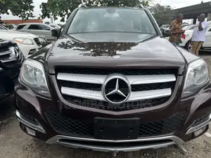 Mercedes-Benz GLK-Class Base GLK 350 4dr AWD 4MATIC (3.5L 6cyl 7A) 2015