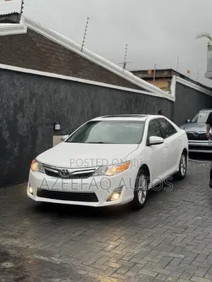 Toyota Camry XLE 4dr Sedan w/Prod. End 11/13 (3.5L 6cyl 6A) 2014 White