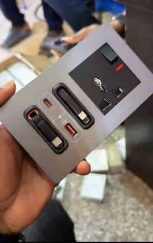 Universal Wall Socket With USB Type-C Fast Charging Port