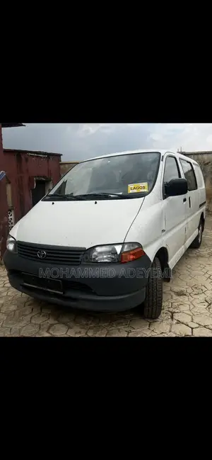 Toyota HiAce 2005 White