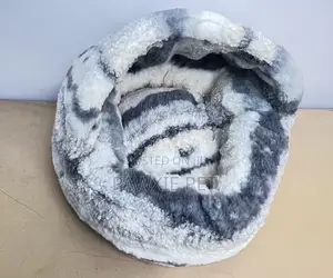Short Fur Bed With Hood 50cm(s)