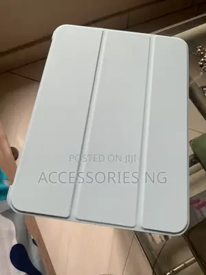 Sleek iPad Case for the 10th and 11th Gen