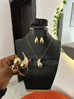 Teardrop Jewelry Set
