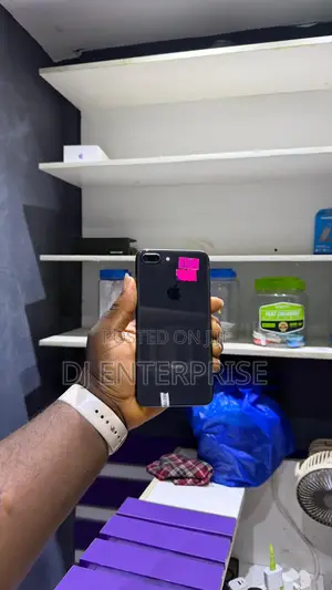 Apple iPhone 8 Plus 64 GB Black