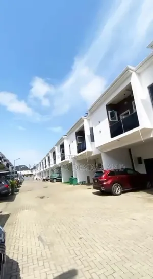 Furnished 4bdrm Duplex in Lekki Phase 2 for sale