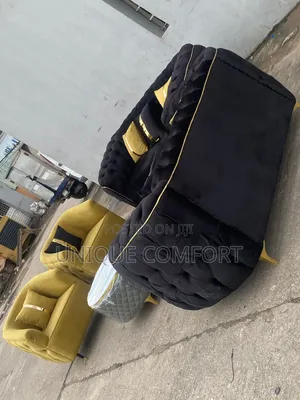 Brand New 7 Seaters Luxury Sofa Set With Throw Pillows and Table