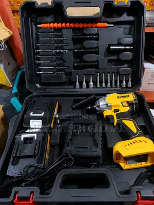 Cordless Impact Wrench Kit (Makite