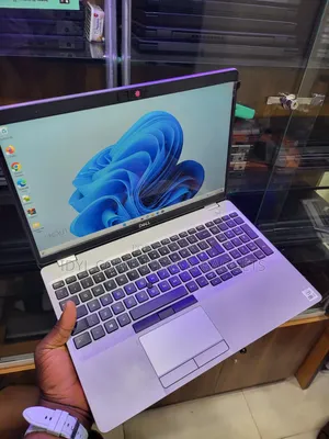 Laptop Dell Precision 3550 16GB Intel Core i7 SSD 256GB