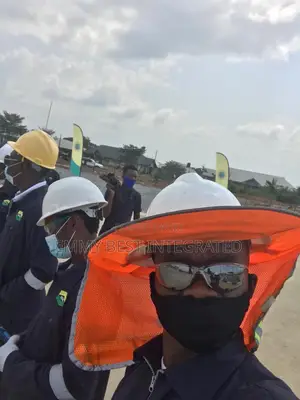 High-Visibility Hard Hat Sun Shade With a Mesh Neck Shield