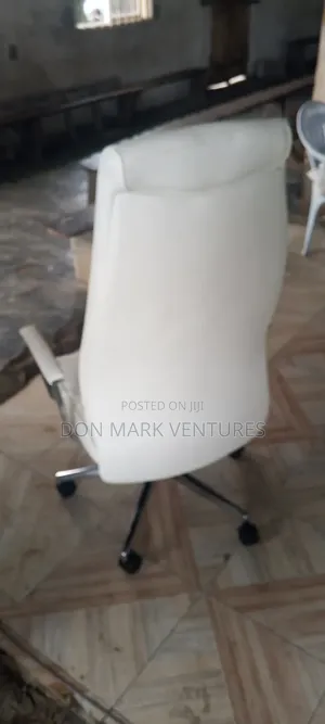 White Managers Office Chair