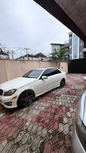 Mercedes-Benz C300 Sport 4Matic Sedan AWD (3.0L 6cyl 7A) 2010 White