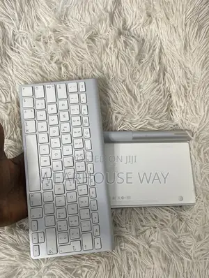 Apple A1314 Wireless Keyboard
