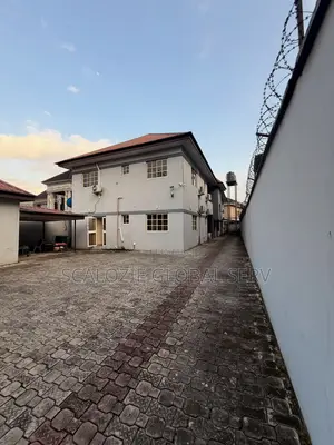 2bdrm Block of Flats in Rumuibekwe Estate, for sale