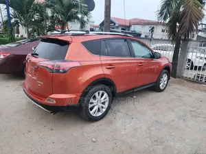 Toyota RAV4 2015 Orange