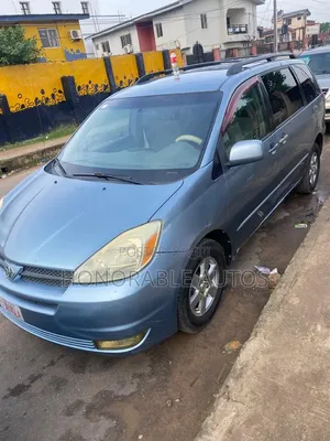 Toyota Sienna 2005 Blue