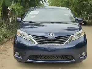 Toyota Sienna LE 7 Passenger 2011 Blue