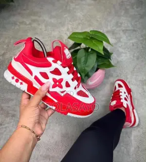 Sneakers (Louis Vuitton Sneakers)