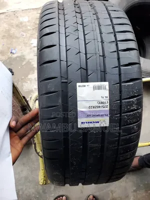275/40r22 Michelin Tyre