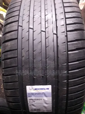 285/44r21 Michelin Tyre