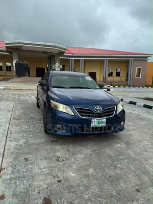 Toyota Camry SE 4dr Sedan (2.5L 4cyl 6A) 2011 Blue