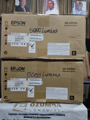 EPSON EB-2250U EEB 5000 Lumens Projector