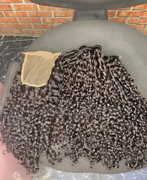 Pissy Curls