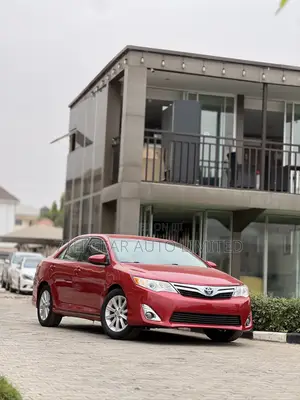 Toyota Camry LE 4dr Sedan (2.5L 4cyl 6A) 2014 Red