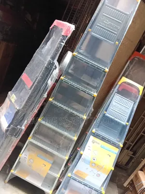 8 Steps Steel Ladder