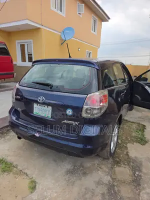 Toyota Matrix XR Hatchback FWD (1.8L 4cyl 4A) 2006 Blue