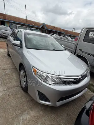 Toyota Camry LE 4dr Sedan (2.5L 4cyl 6A) 2013 Silver