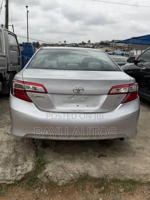 Toyota Camry LE 4dr Sedan (2.5L 4cyl 6A) 2013 Silver